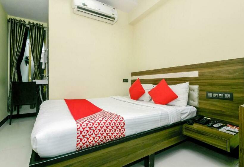 Hotelli Oyo 23656 Parimeet