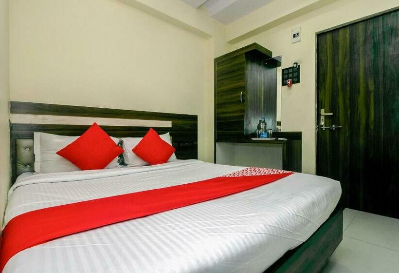 Hotelli Oyo 23656 Parimeet