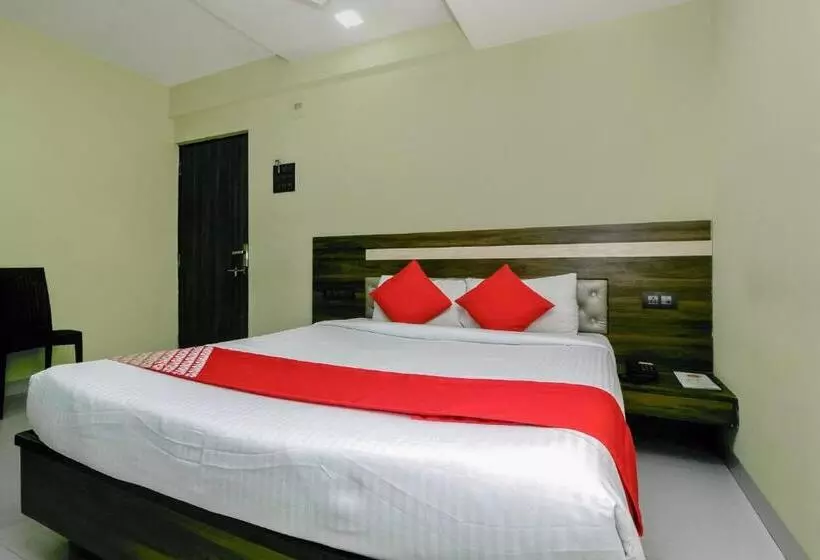 Hotelli Oyo 23656 Parimeet