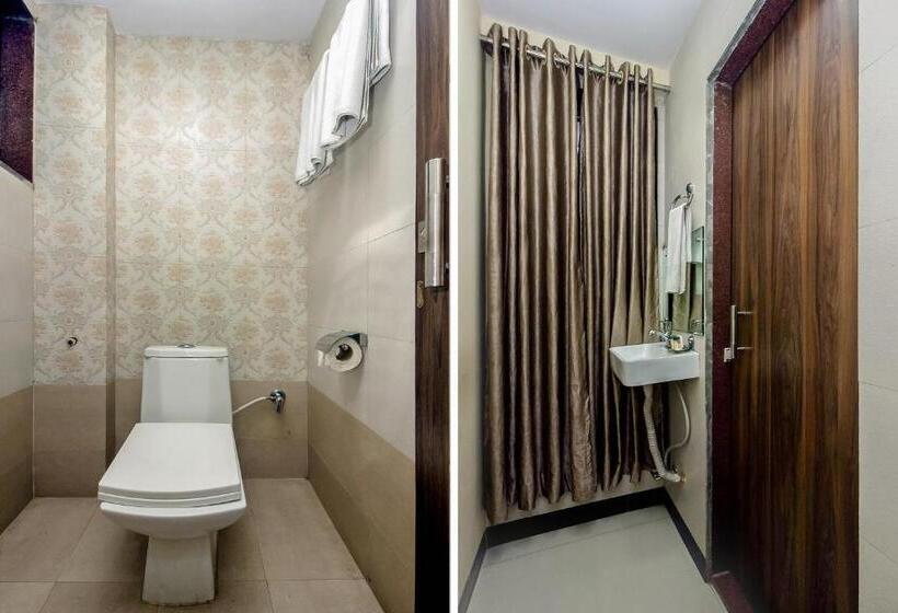 Hotelli Oyo 23656 Parimeet