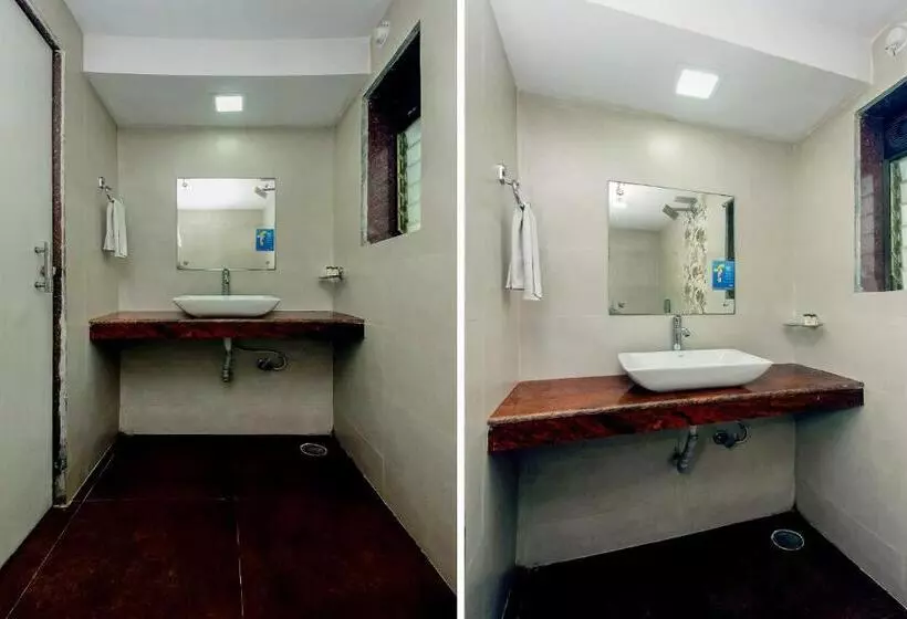 Hotelli Oyo 23656 Parimeet