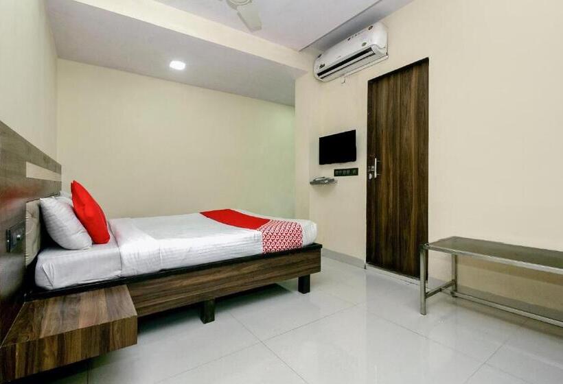 Hotelli Oyo 23656 Parimeet