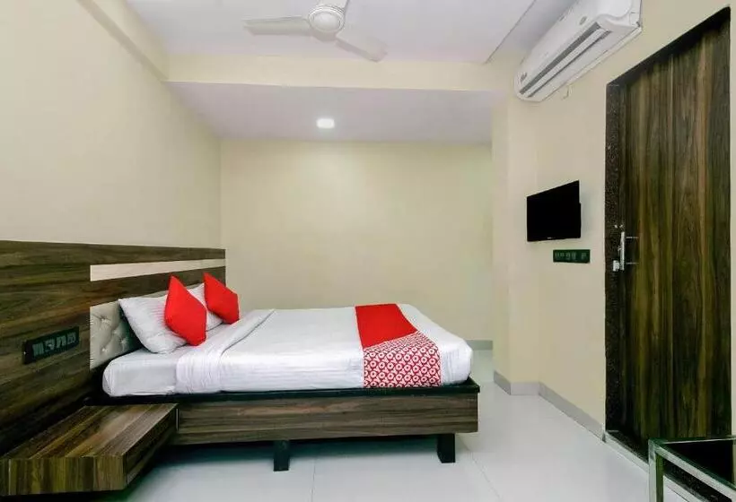 Hotelli Oyo 23656 Parimeet