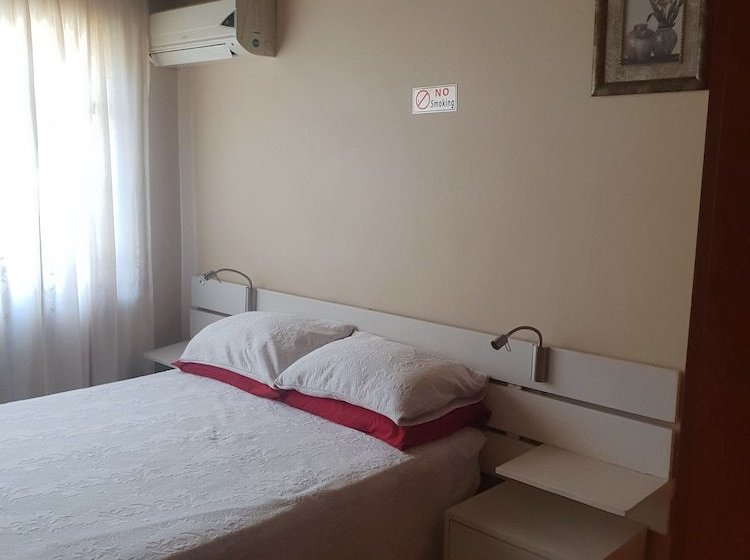 بنسيون Iqhayiya Guest House