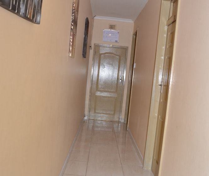 بنسيون Iqhayiya Guest House