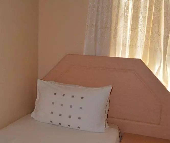 ペンション Iqhayiya Guest House