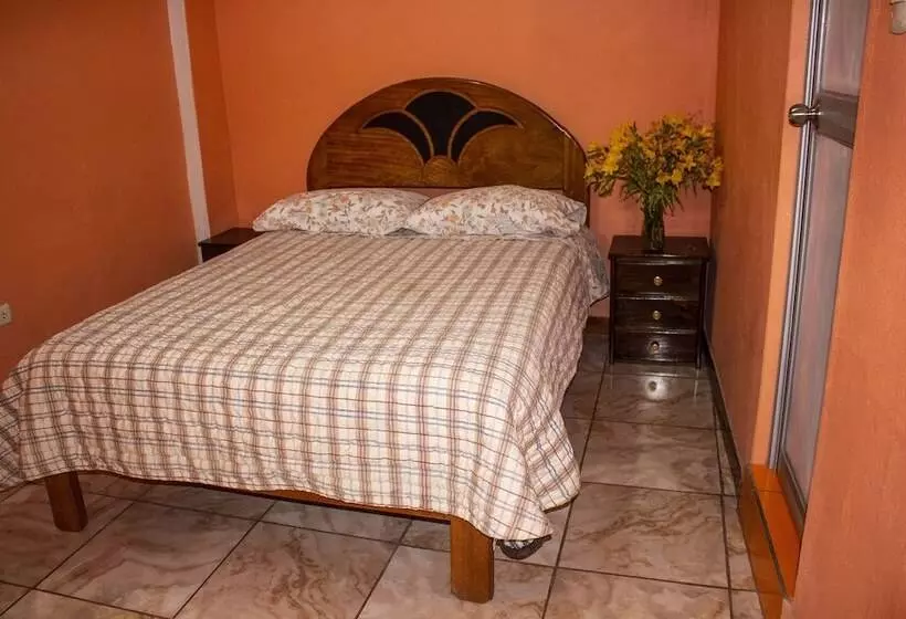 ユースホステル Hospedaje Garcilaso Inn