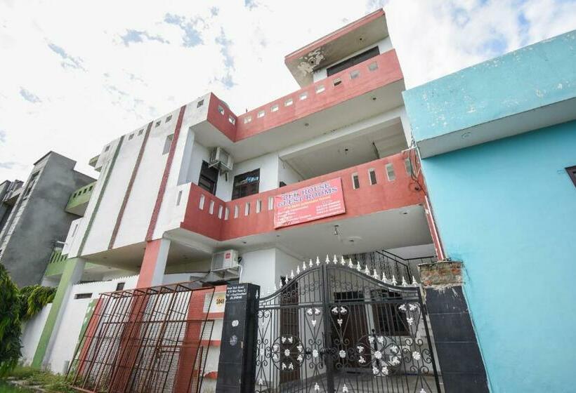 Отель Oyo 74755 Grand Red Villa