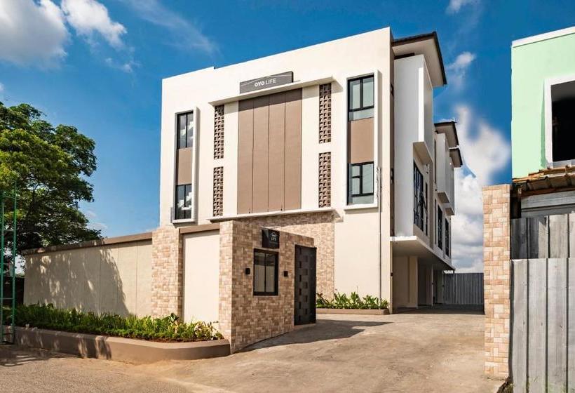فندق Oyo Life 2673 Rosewood Residence