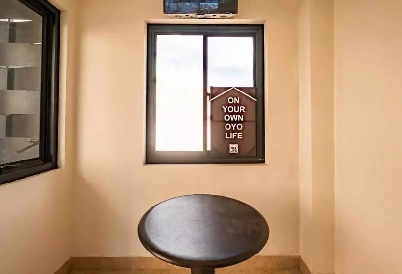 Hotelli Oyo Life 2673 Rosewood Residence