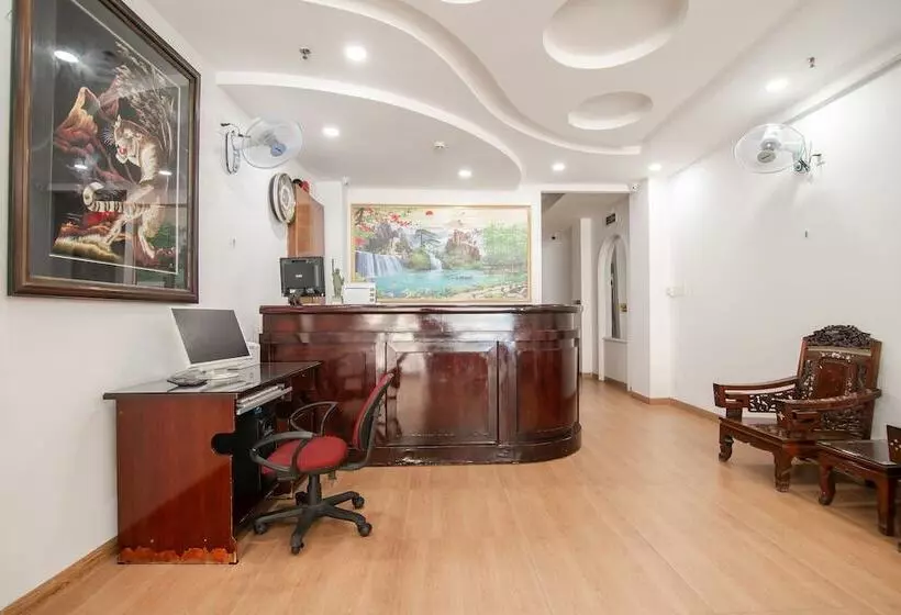 Hotelli Reddoorz @ Saigon Train Station