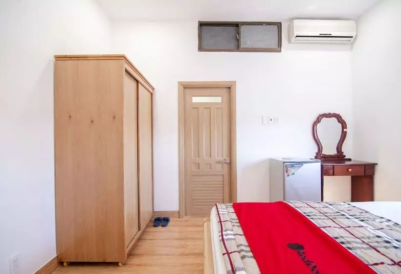 Hotelli Reddoorz @ Saigon Train Station