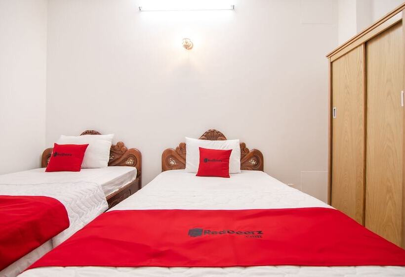 هتل Reddoorz @ Saigon Train Station