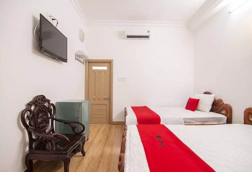 Hotelli Reddoorz @ Saigon Train Station