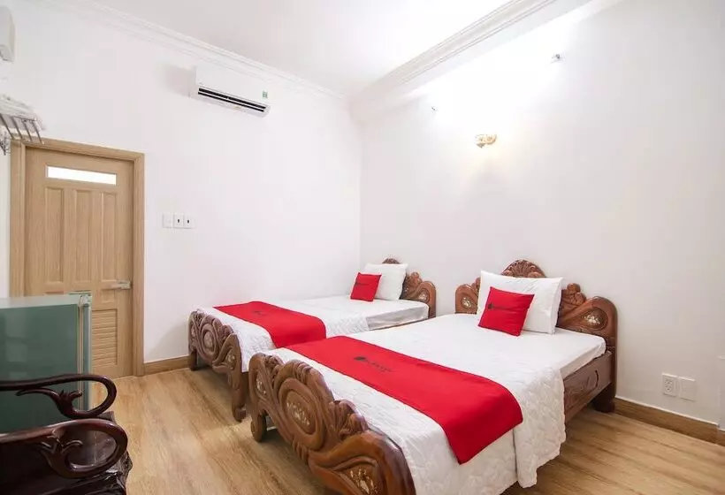 Hotelli Reddoorz @ Saigon Train Station