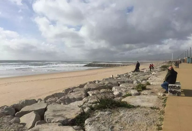 ペンション Hostel Prximo A Praia P Surf Na Caparica