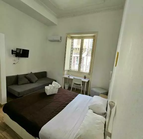 پانسیون Teatro Del Sole Apartment