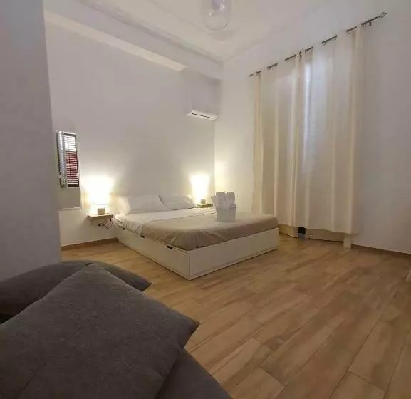 پانسیون Teatro Del Sole Apartment