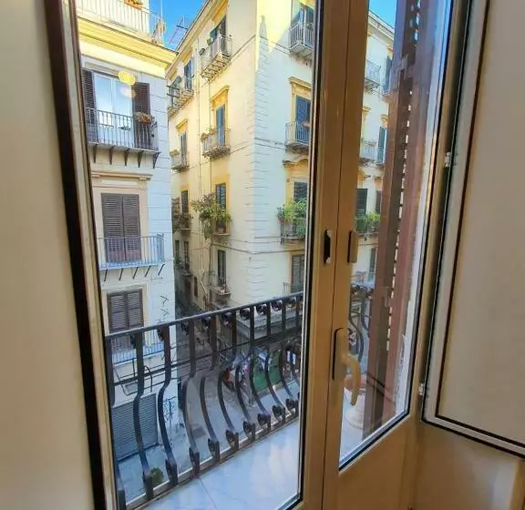 پانسیون Teatro Del Sole Apartment