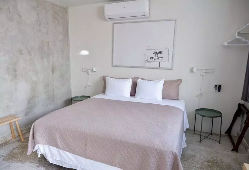 پانسیون The Emerald Pr