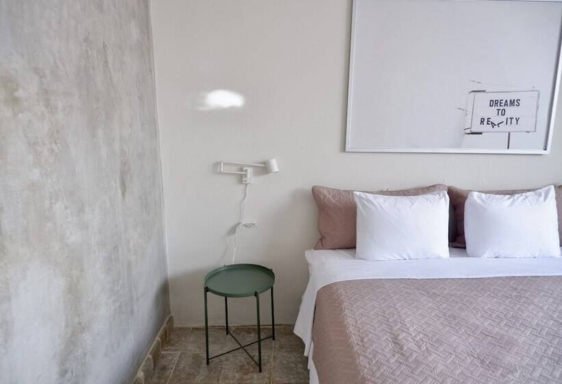 پانسیون The Emerald Pr