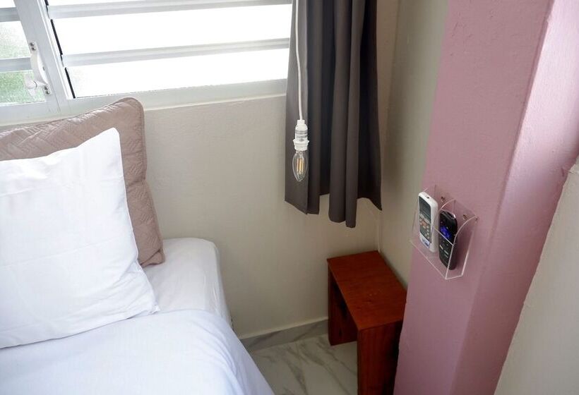 پانسیون The Emerald Pr