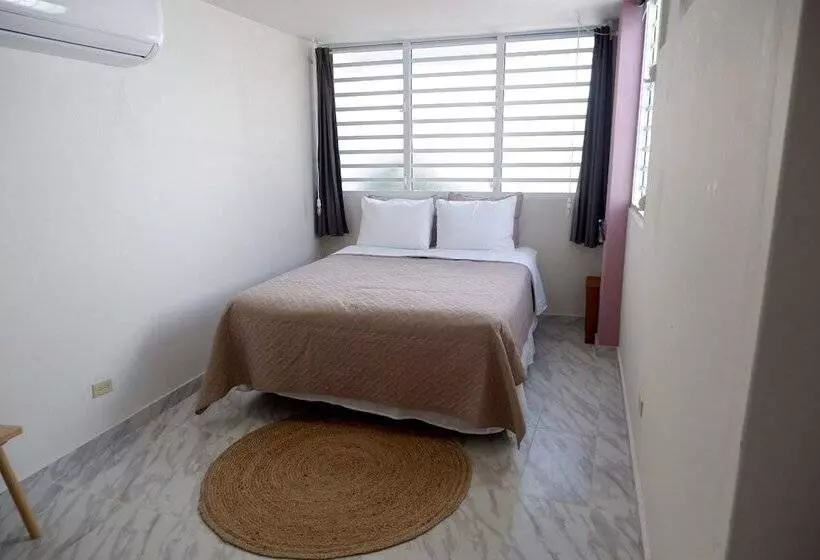 پانسیون The Emerald Pr