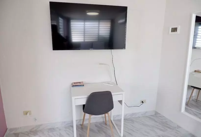 پانسیون The Emerald Pr