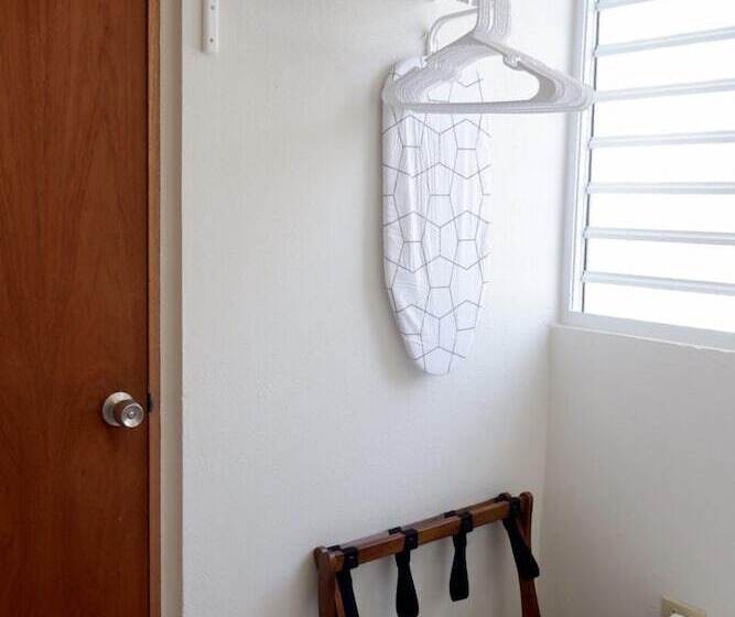 پانسیون The Emerald Pr