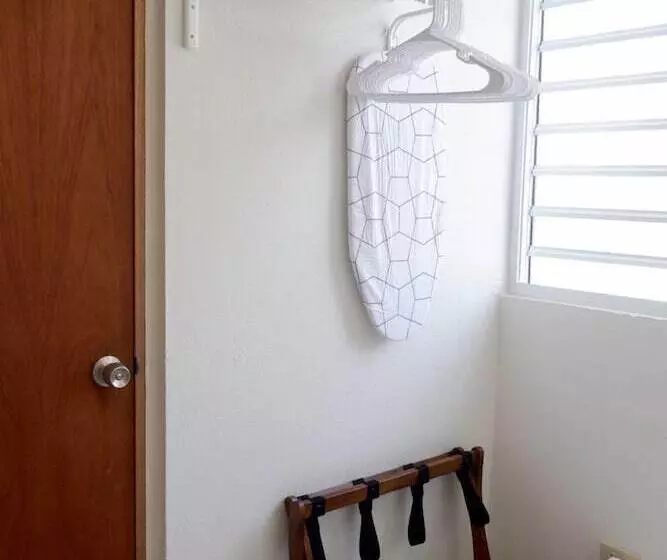 پانسیون The Emerald Pr