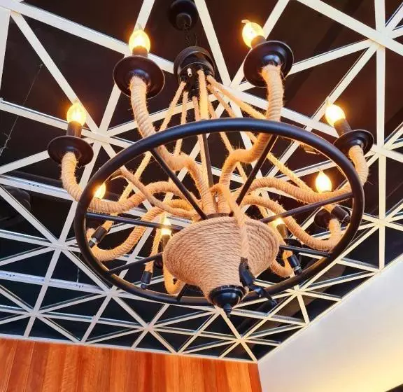 Sovotel Boutique Hotel Usj 9