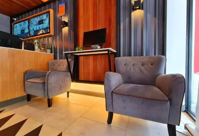 Sovotel Boutique Hotel Usj 9