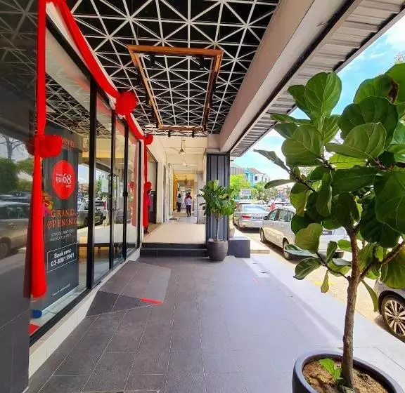 Sovotel Boutique Hotel Usj 9