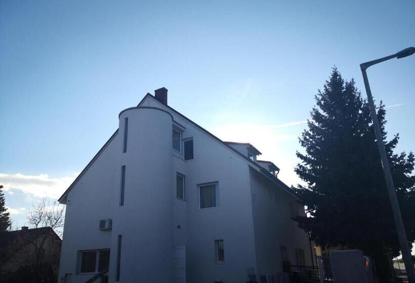 Aamiaismajoitus (B&B) Thomas Panzió