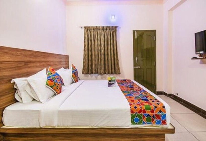 Fabhotel Radha Residency