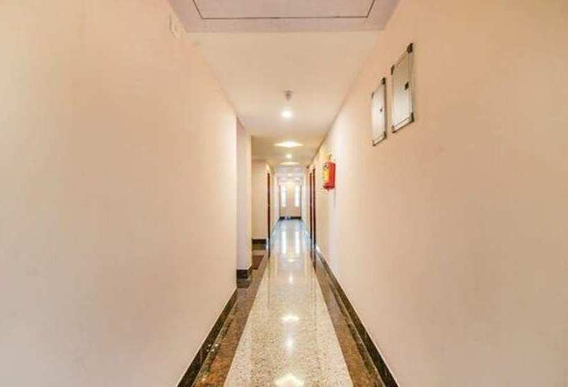 Fabhotel Radha Residency