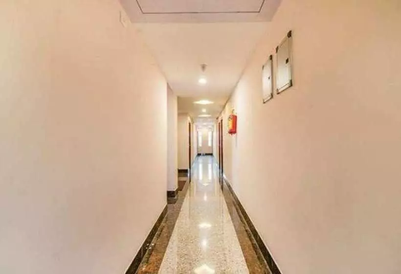 Fabhotel Radha Residency