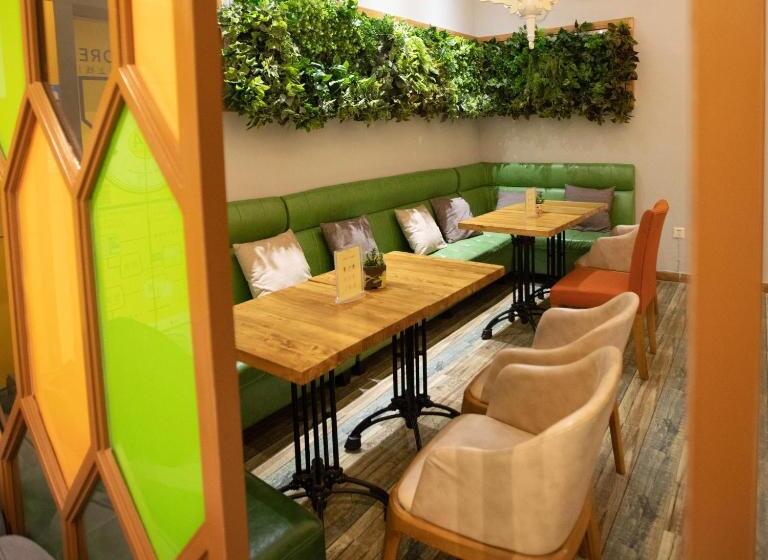 Hotel 7days Premium Shanghai Xujiahui Longhua Road Subway Station Branch