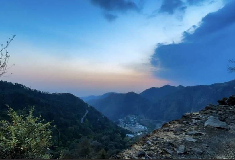 בית מלון כפרי Ayar Jungle Resort