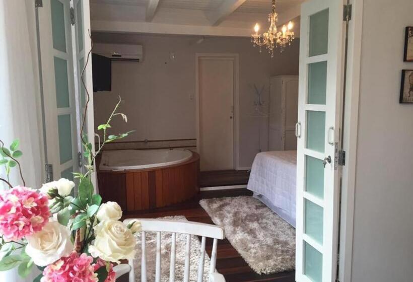 בית מלון כפרי Chalé Boutique Blumenhof