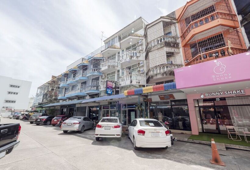 هتل Oyo 1034 Baan Pun Pun