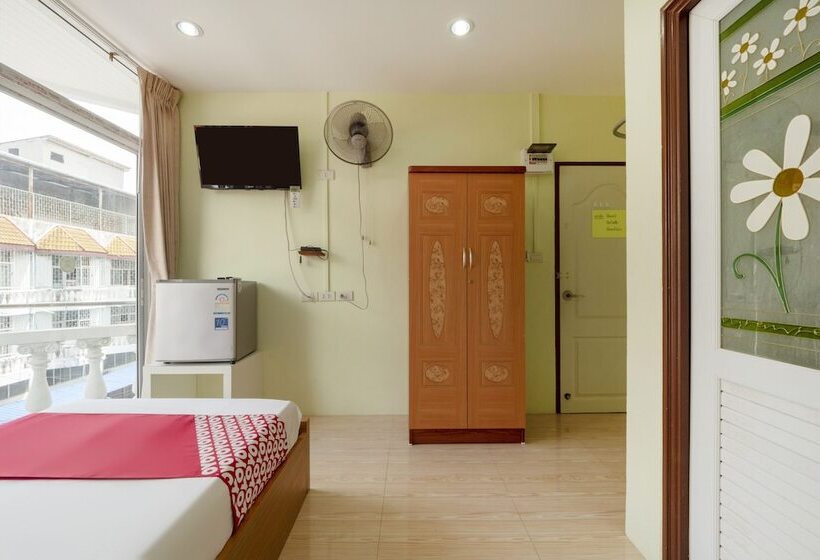 هتل Oyo 1034 Baan Pun Pun