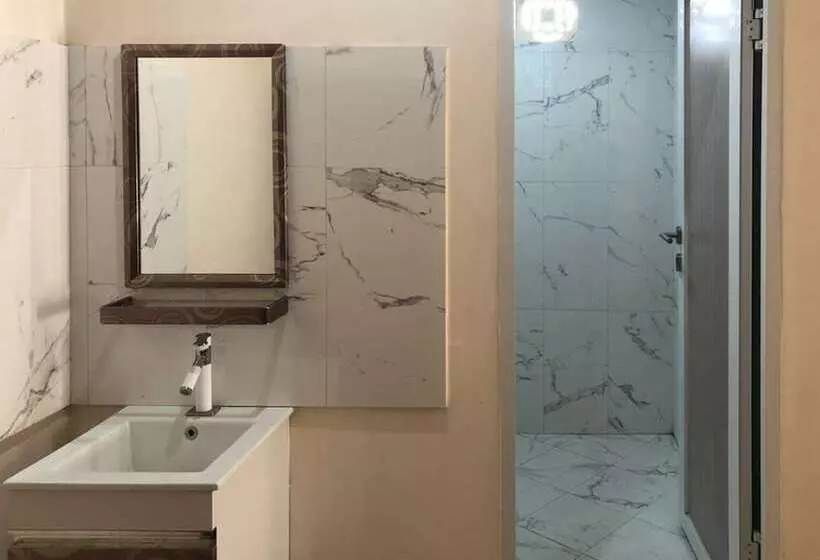 ホテル Reddoorz Near Xt Square 3