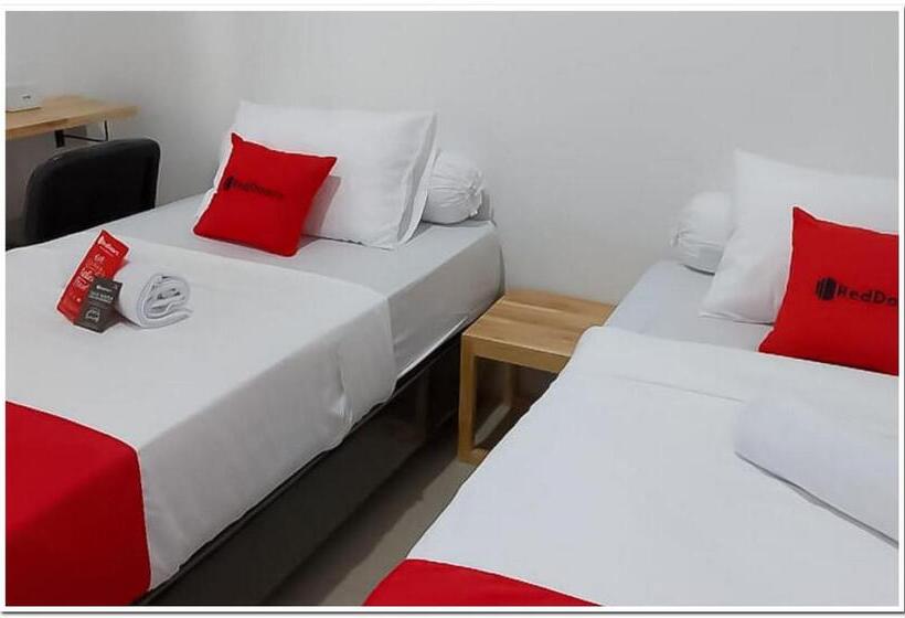 בית מלון כפרי Reddoorz Syariah Near Rsud Zainoel Abidin Banda Aceh