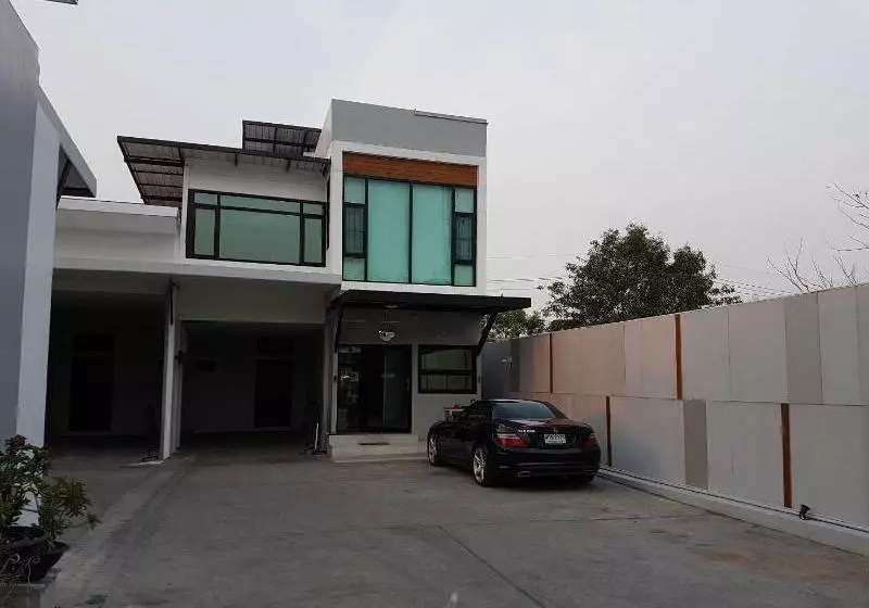 ホテル The Room 24 Resort