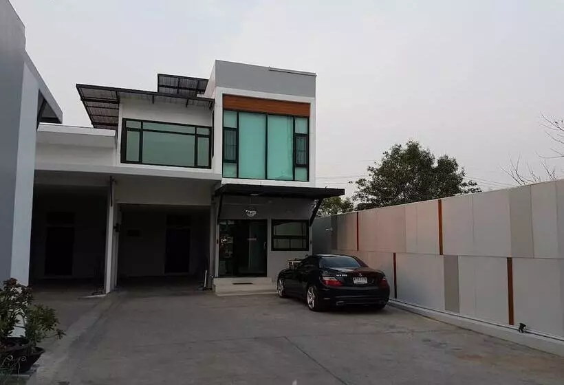 ホテル The Room 24 Resort