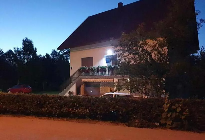 پانسیون Apartments And Rooms With Parking Space Jezerce, Plitvice   17768