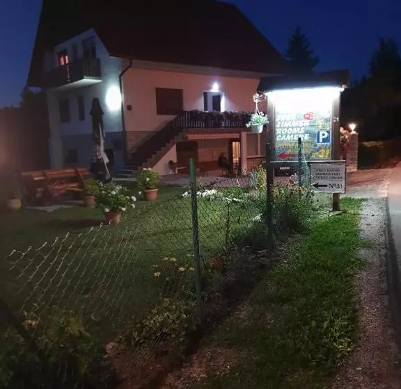 پانسیون Apartments And Rooms With Parking Space Jezerce, Plitvice   17768