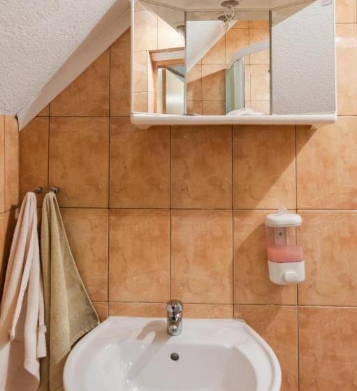 פנסיון Apartments And Rooms With Parking Space Jezerce, Plitvice 17768