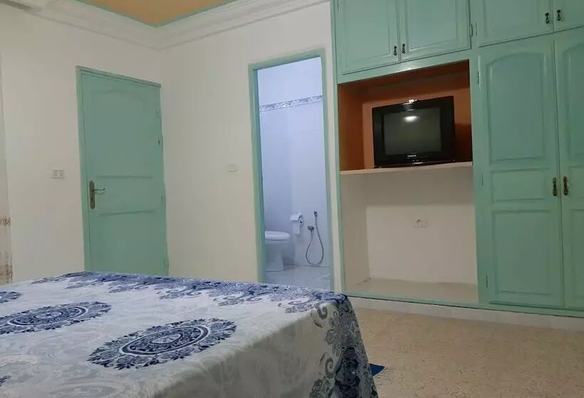 ペンション Auberge Essanya